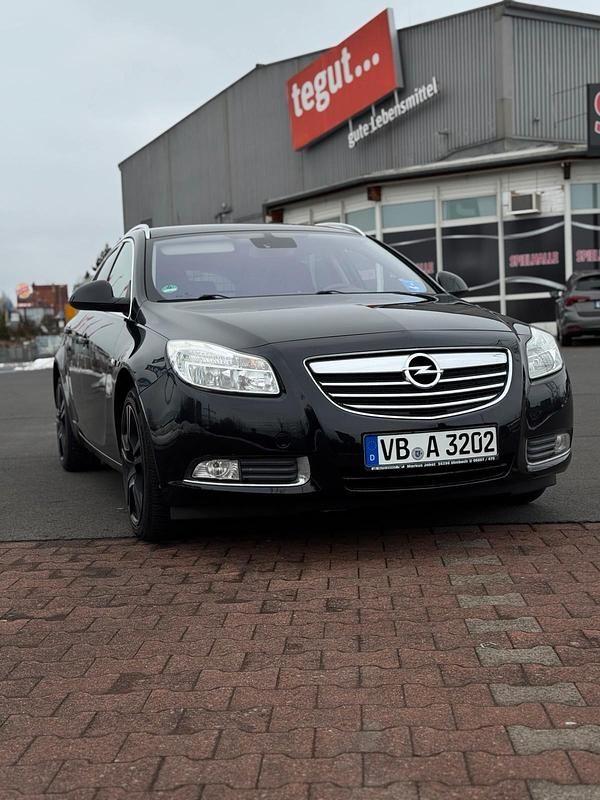 Gebraucht Opel Insignia 160 PS (117 kW) 2011 Schwarz Kombi