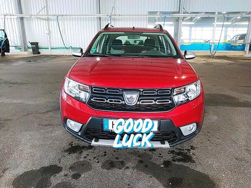 Rot Gebraucht 2019 Dacia Sandero Stepway Kleinwagen | 7.200 € (Guter Preis) - Bild 1/4