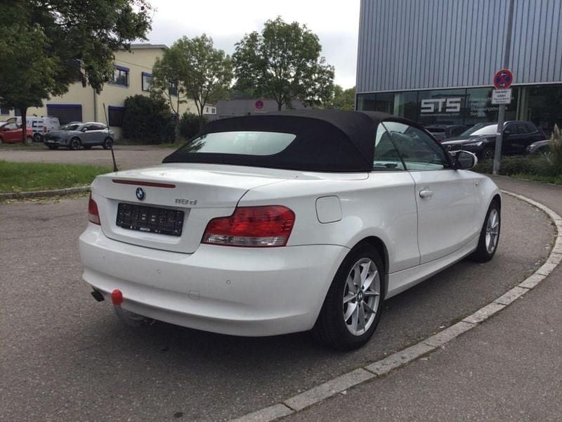 Weiß Gebraucht 2010 BMW 118 Cabriolet Advantage Cabrio | 5.900 € (Superpreis) - Bild 1/4