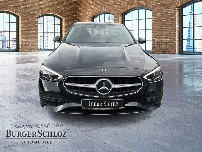 Gebraucht Mercedes C180 170 PS (125 kW) 2025 Metalliclack obsidianschwarz Limousine