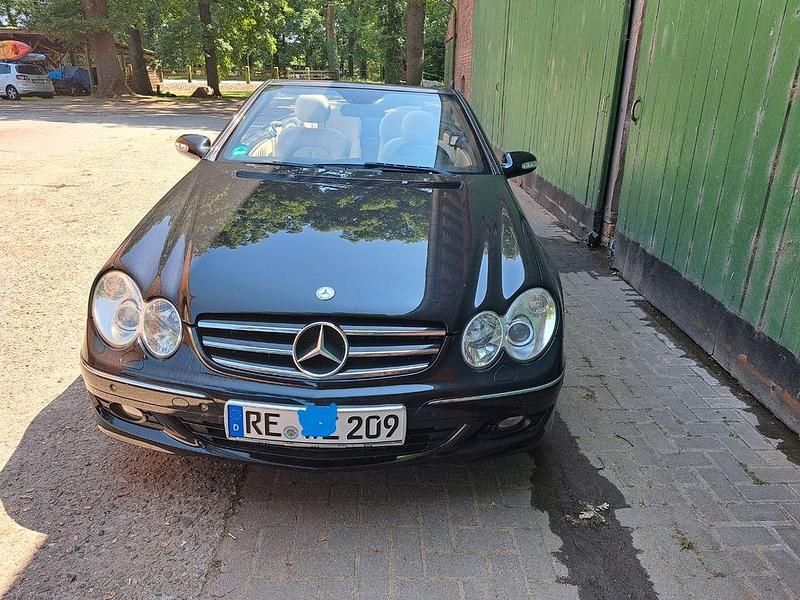 Schwarz Gebraucht 2006 Mercedes CLK320 Avantgarde Cabrio | 9.950 € (Fairer Preis) - Bild 1/4