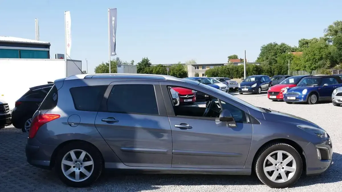 Gebraucht Peugeot 308 156 PS (114 kW) 2011 Lack grau thorium Kombi