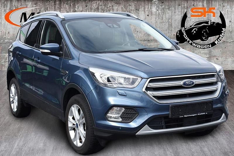 Gebraucht Ford Kuga Titanium 150 PS (110 kW) 2019 Blau SUV