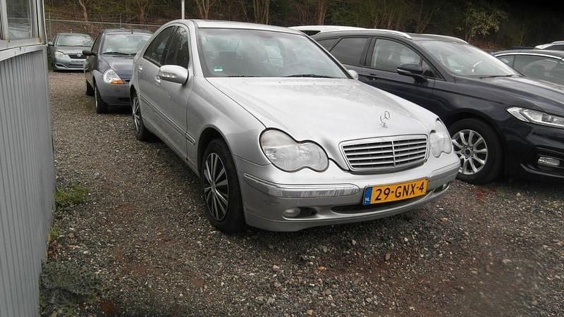 Gebraucht Mercedes C270 Elegance 170 PS (125 kW) 2002 Silber Limousine