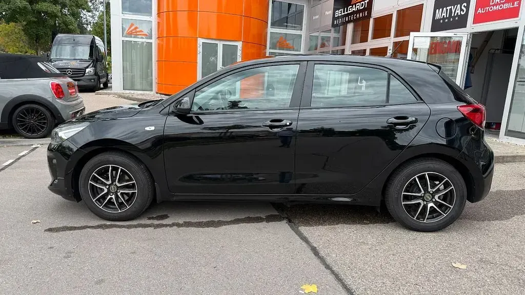 Gebraucht Kia Rio 84 PS (61 kW) 2019 Schwarz Limousine
