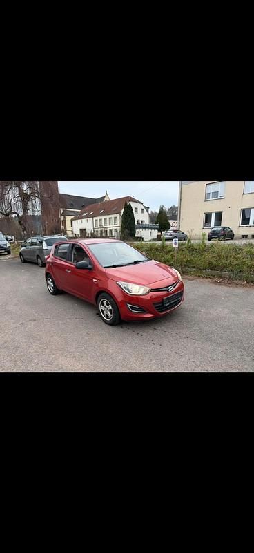 Gebraucht Hyundai i20 88 PS (64 kW) 2013 Kleinwagen