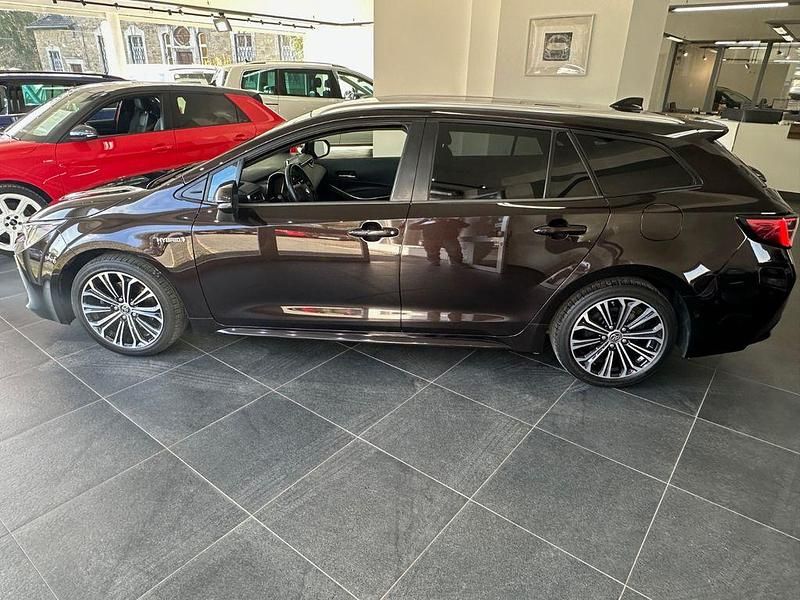 Gebraucht Toyota Corolla Team 152 PS (111 kW) 2020 Braun Limousine