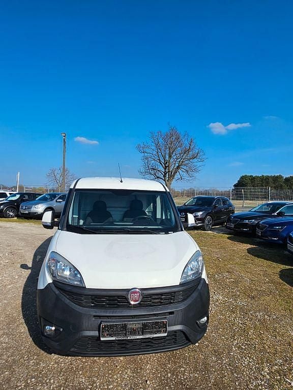 Gebraucht Fiat Doblò 90 PS (66 kW) 2016 Weiß Van / Kleinbus