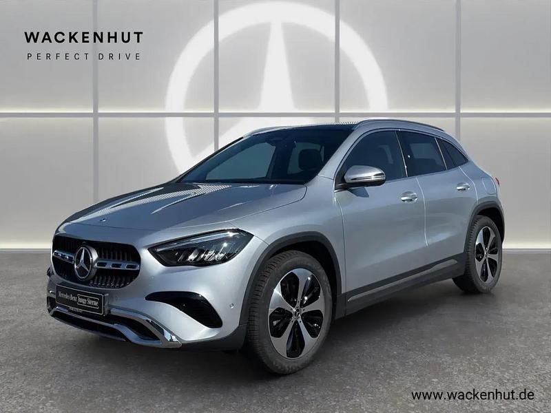Silber Gebraucht 2024 Mercedes GLA180 Progressive SUV | 35.900 € (Fairer Preis) - Bild 1/4