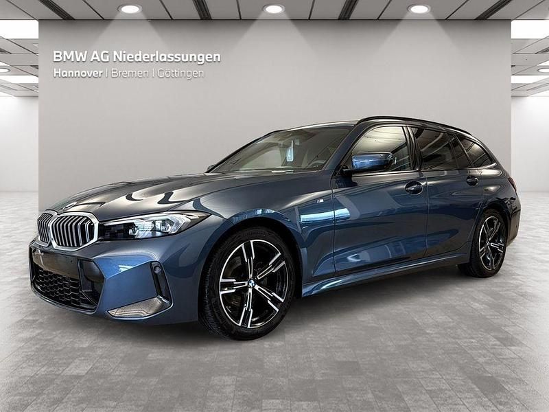 Blau Gebraucht 2024 BMW 320 Comfort Edition Kombi | 46.812 € - Bild 1/4