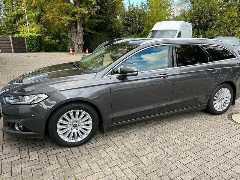 Grau Gebraucht 2016 Ford Mondeo Titanium Limousine | 13.999 € (Guter Preis) - Bild 1/4