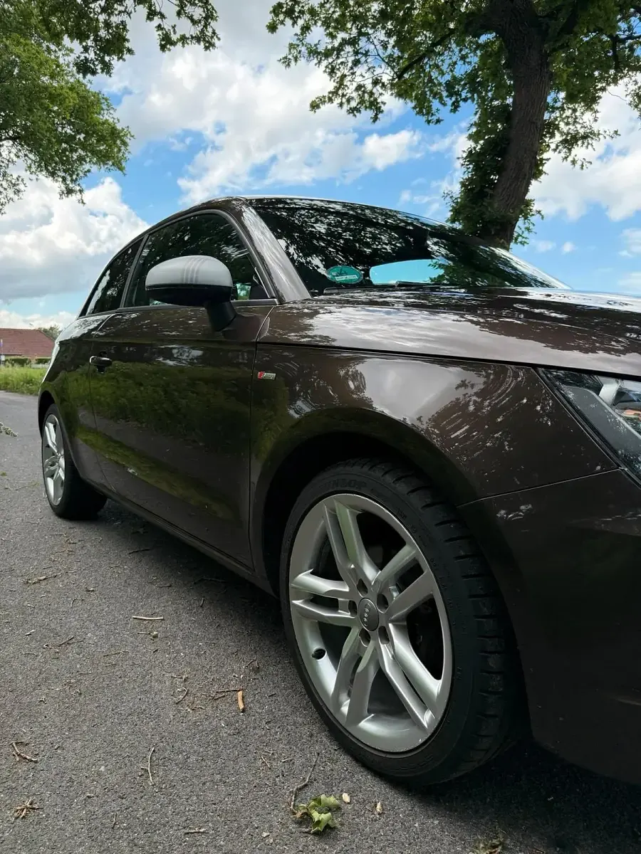 Gebraucht Audi A1 S-Line 86 PS (63 kW) 2012 Braun Kleinwagen