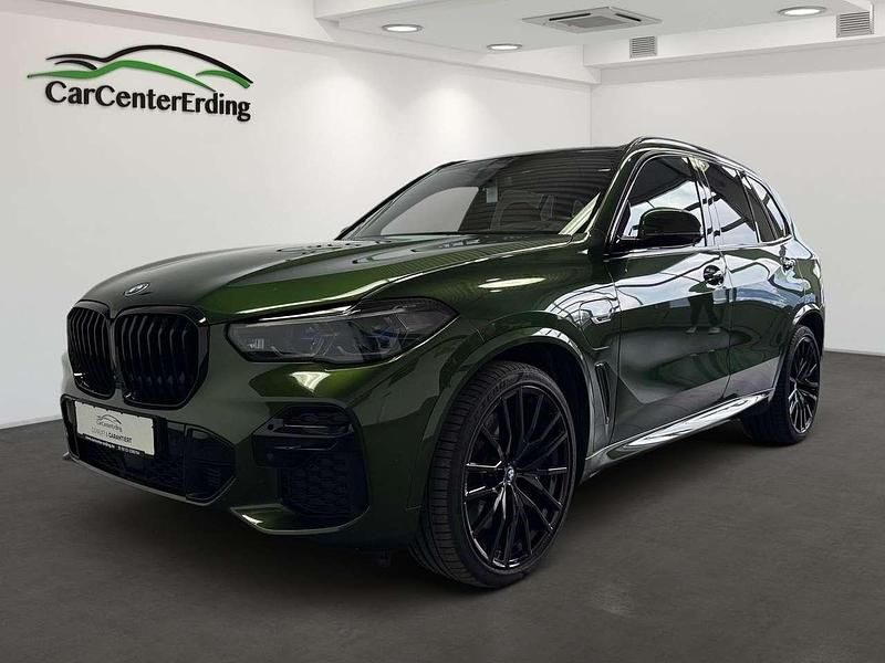 Verde ermes perl metallic Gebraucht 2022 BMW X5 M Sport SUV | 59.990 € (Etwas zu teuer) - Bild 1/4