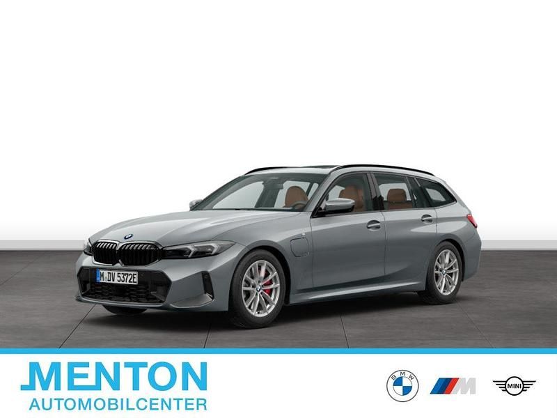 Grau Gebraucht 2025 BMW 330e M Sport Kombi | 52.770 € (Fairer Preis) - Bild 1/4