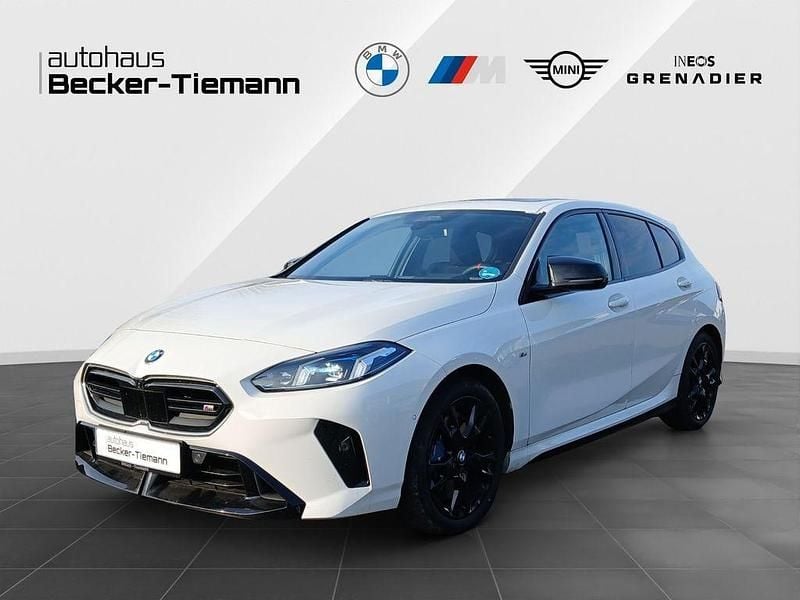 Gebraucht BMW M135 Shadowline 300 PS (220 kW) 2025 Alpinweiß uni Kleinwagen