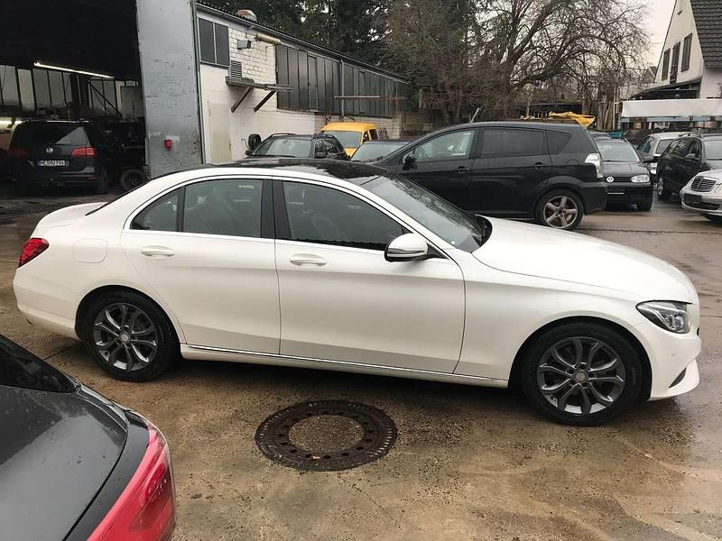Gebraucht Mercedes C220 170 PS (125 kW) 2016 Weiß Limousine