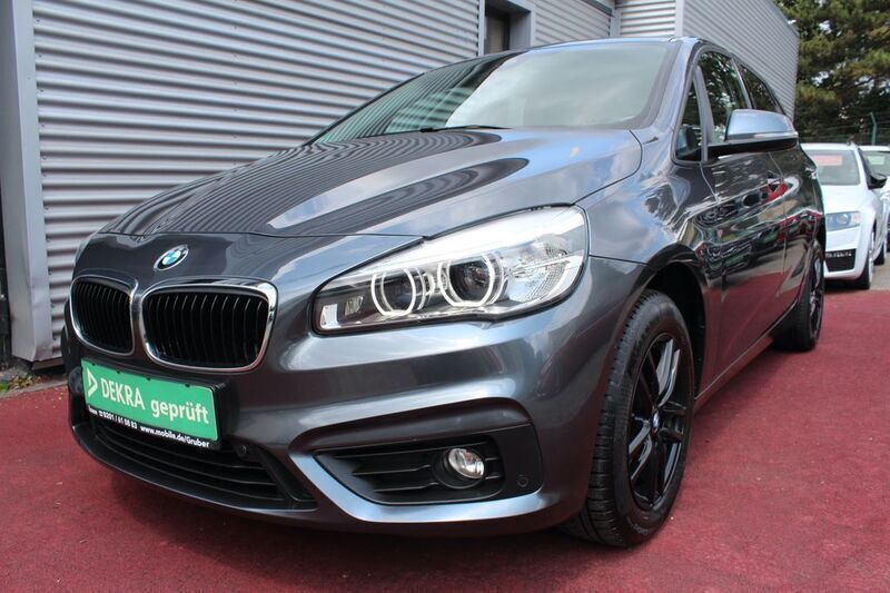 Grau Gebraucht 2017 BMW 218 Active Tourer Advantage Van / Kleinbus | 13.479 € (Fairer Preis) - Bild 1/4