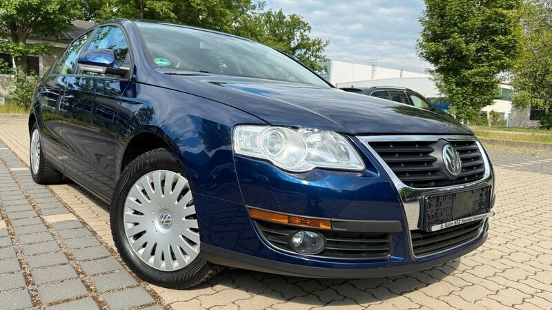 Blau Gebraucht 2009 VW Passat Trendline Limousine | 4.900 € (Fairer Preis) - Bild 1/4