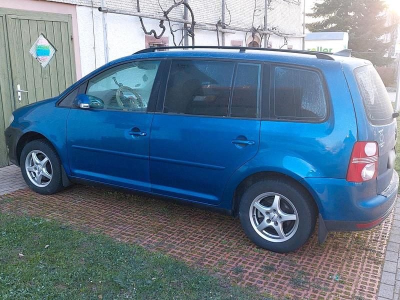 Gebraucht VW Touran 140 PS (102 kW) 2007 Blau Van / Kleinbus