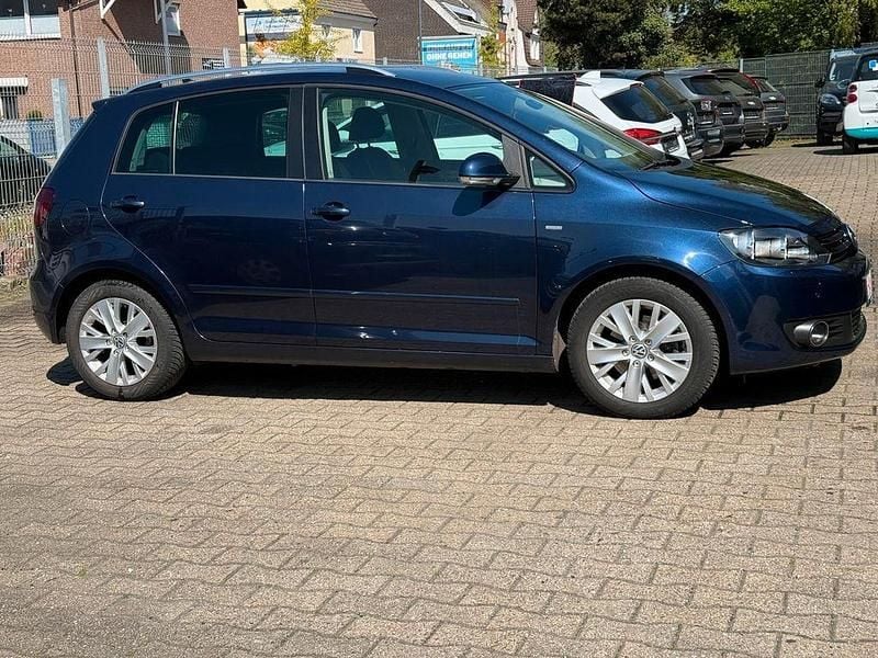 Gebraucht VW Golf VII Life 105 PS (77 kW) 2013 Night blue metallic Limousine