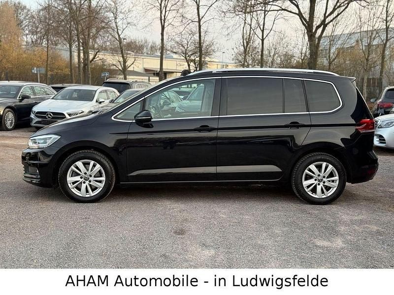 Gebraucht VW Touran Highline 150 PS (110 kW) 2021 Schwarz Van / Kleinbus