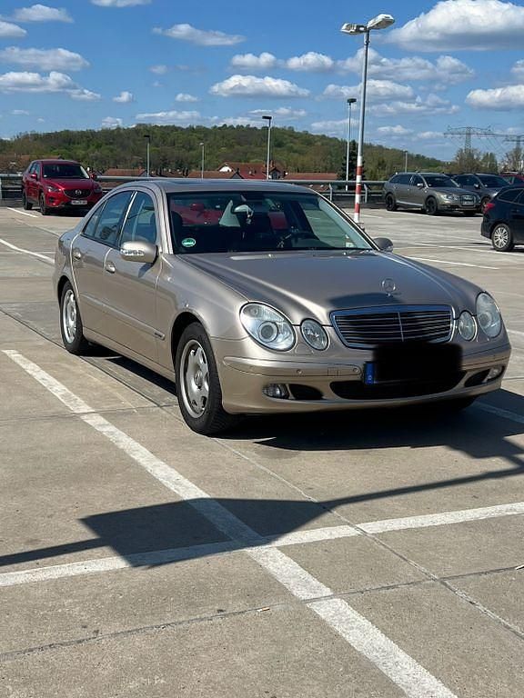 Second-hand Mercedes E320 Classic 204 CP (150 kW) 2004 Berlinǎ