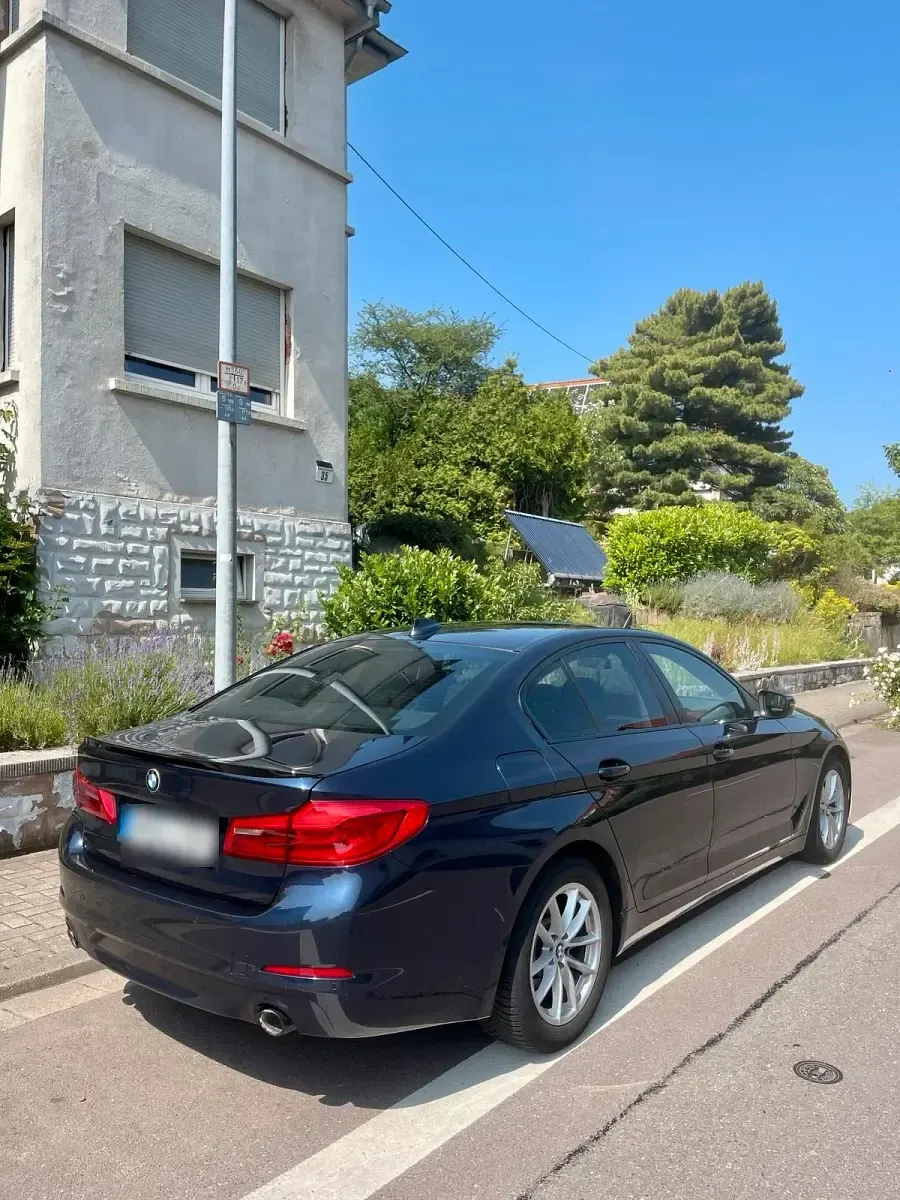 Gebraucht BMW 520 190 PS (139 kW) 2017 Blau Limousine