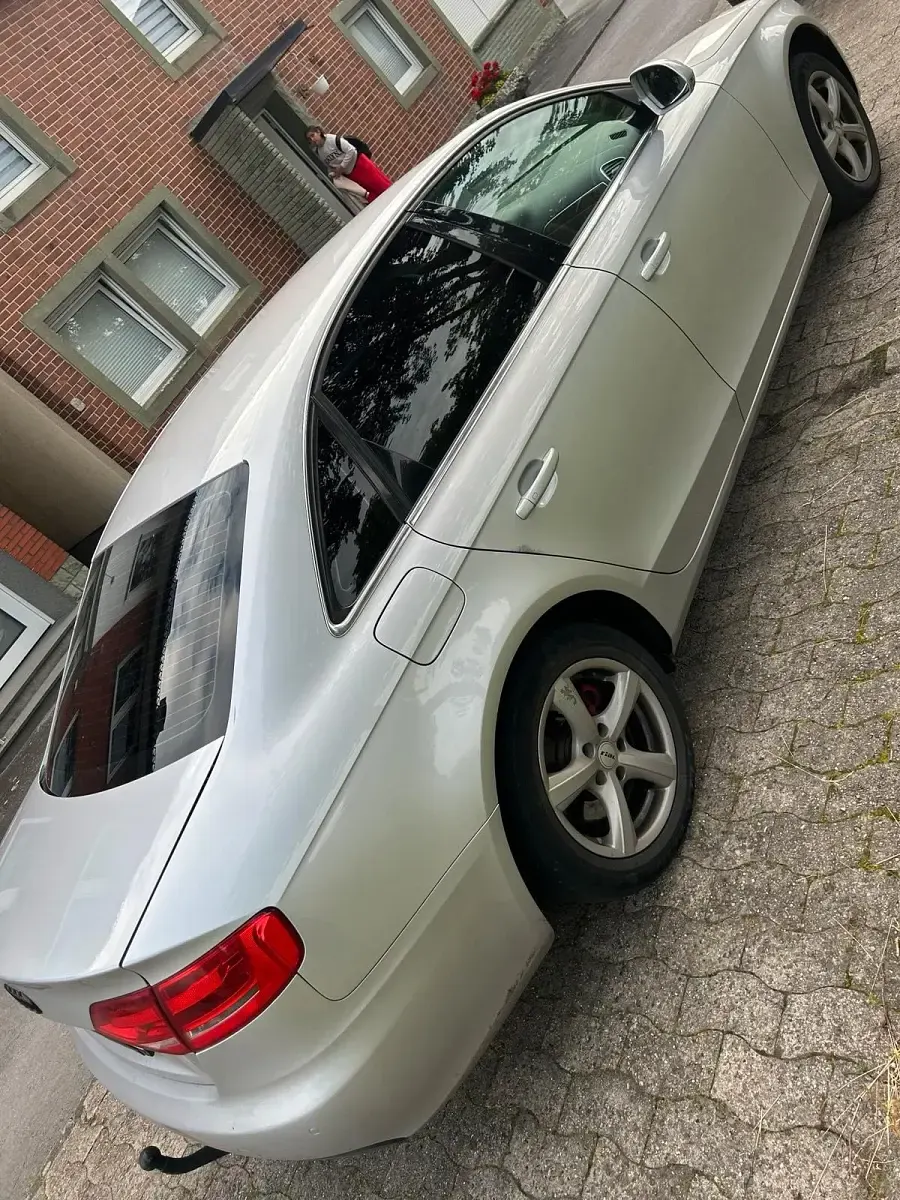 Gebraucht Audi A4 120 PS (88 kW) 2009 Silber Limousine