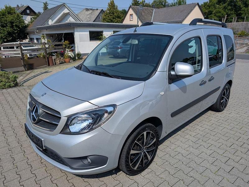 Silber Gebraucht 2020 Mercedes Citan 111 Edition Kombi | 15.900 € (Fairer Preis) - Bild 1/4