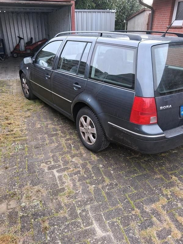 Second-hand VW Bora 105 CP (77 kW) 2003 Gri Break
