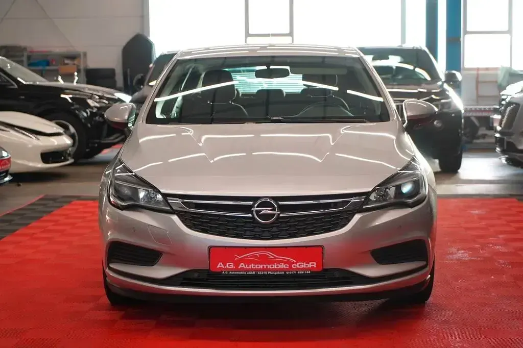Gebraucht Opel Astra 105 PS (77 kW) 2018 Silber Limousine