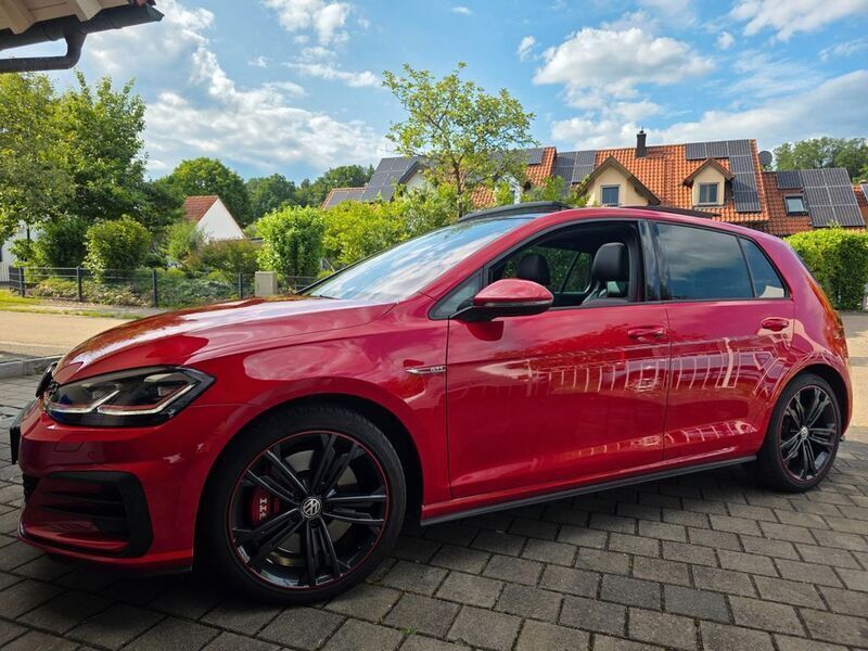 Rot Gebraucht 2017 VW Golf VII GTI Limousine | 23.690 € (Fairer Preis) - Bild 1/4