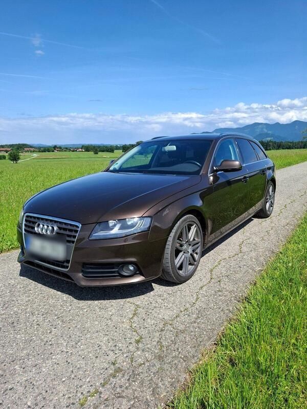 Braun Gebraucht 2012 Audi A4 Ambiente Kombi | 9.500 € (Teuer) - Bild 1/4