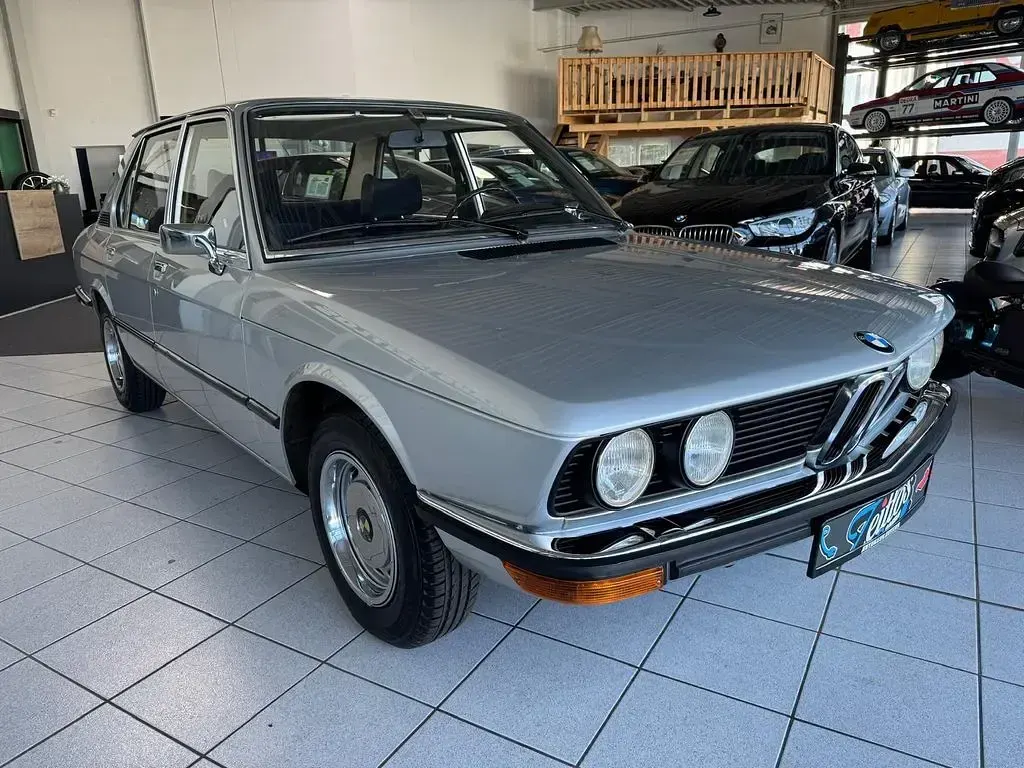 Gebraucht BMW 520 116 PS (85 kW) 1976 Silber Limousine