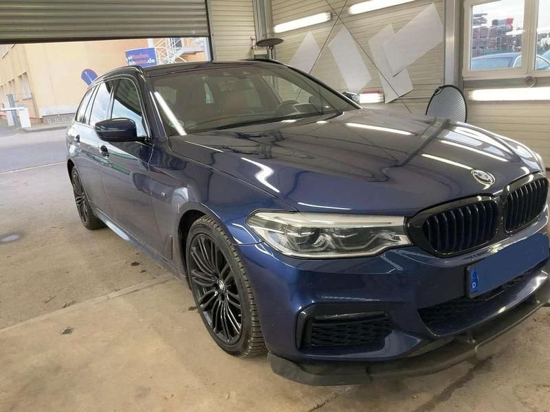 Gebraucht BMW 530 M Sport 265 PS (194 kW) 2019 Blau Kombi