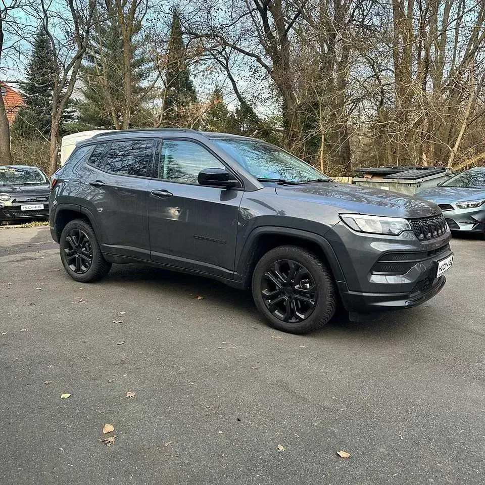 Gebraucht Jeep Compass Night Eagle 131 PS (96 kW) 2023 Grigio moda (graphite grey met SUV