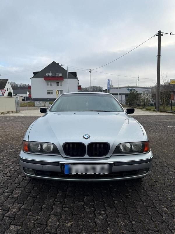 Silber Gebraucht 1998 BMW 528 Sport Line Limousine | 3.500 € (Guter Preis) - Bild 1/4