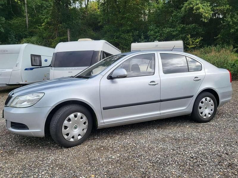 Silber Gebraucht 2012 Skoda Octavia Ambition Limousine | 5.999 € (Superpreis) - Bild 1/4