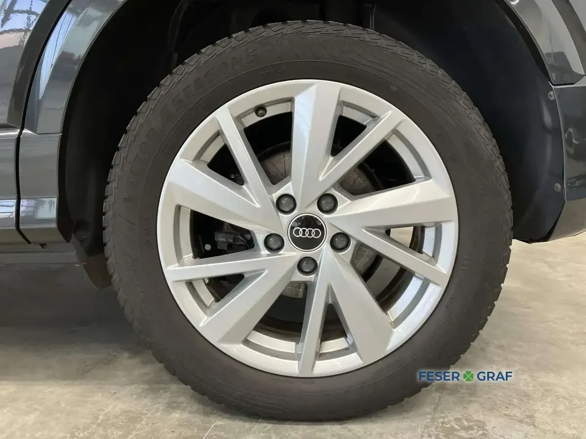 Gebraucht Audi Q2 Ambiente 150 PS (110 kW) 2022 Manhattangrau metallic SUV