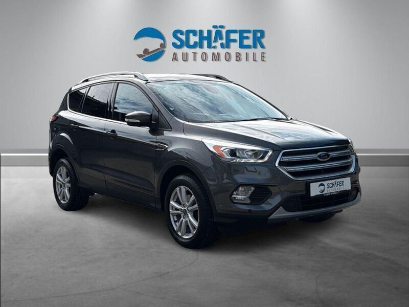 Gebraucht Ford Kuga Trend 150 PS (110 kW) 2017 Grau SUV