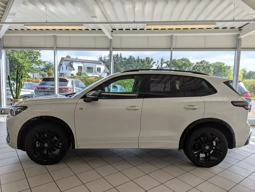 Gebraucht VW Tiguan R-line 193 PS (141 kW) 2025 Weiß SUV