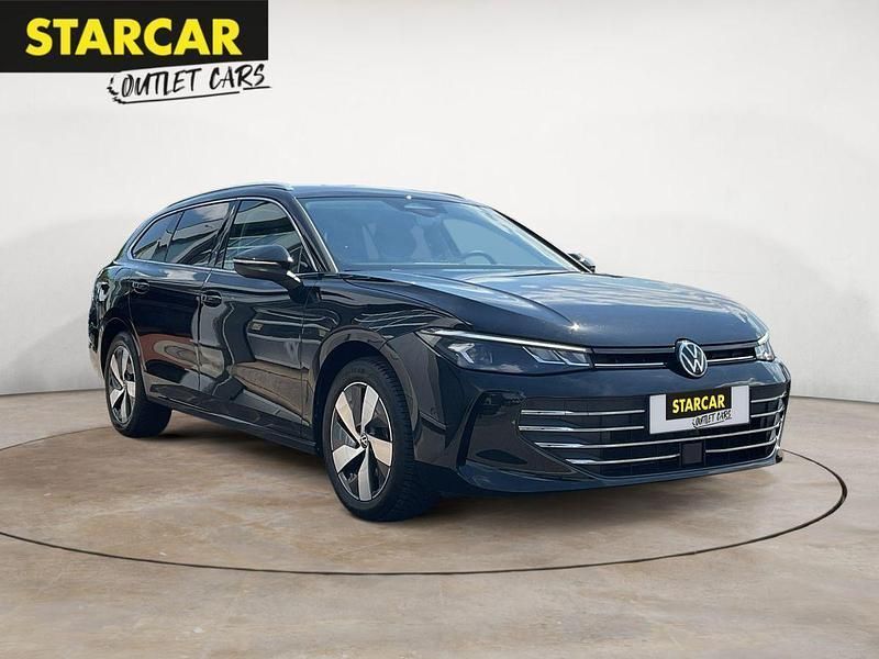 Grenadillschwarz metallic Gebraucht 2024 VW Passat Business Kombi | 32.770 € (Fairer Preis) - Bild 1/4