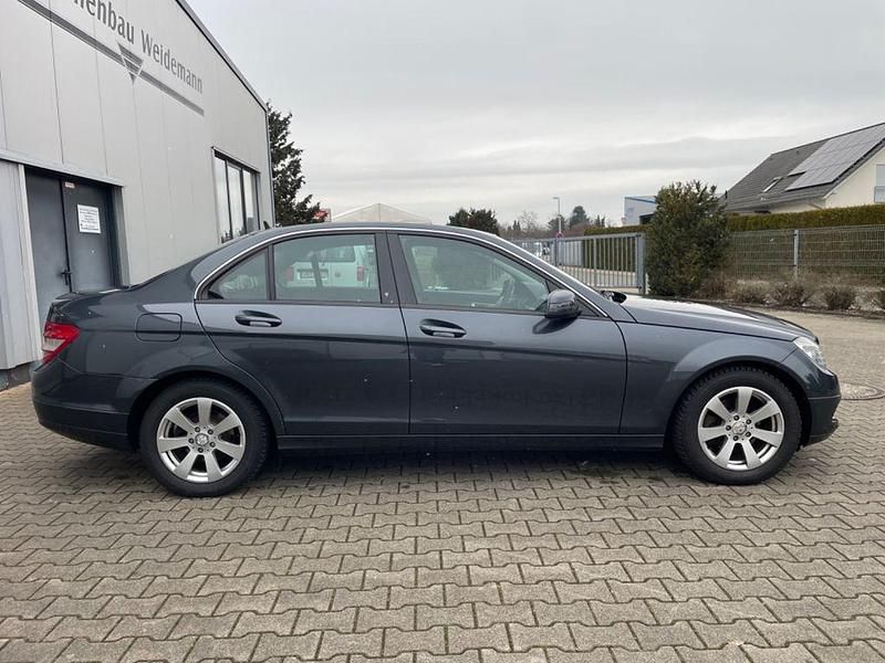 Gebraucht Mercedes C180 156 PS (114 kW) 2009 Grau Limousine