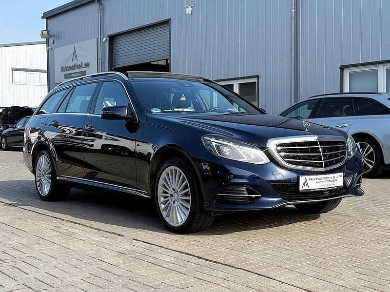 Gebraucht Mercedes E350 258 PS (189 kW) 2015 Blau Limousine