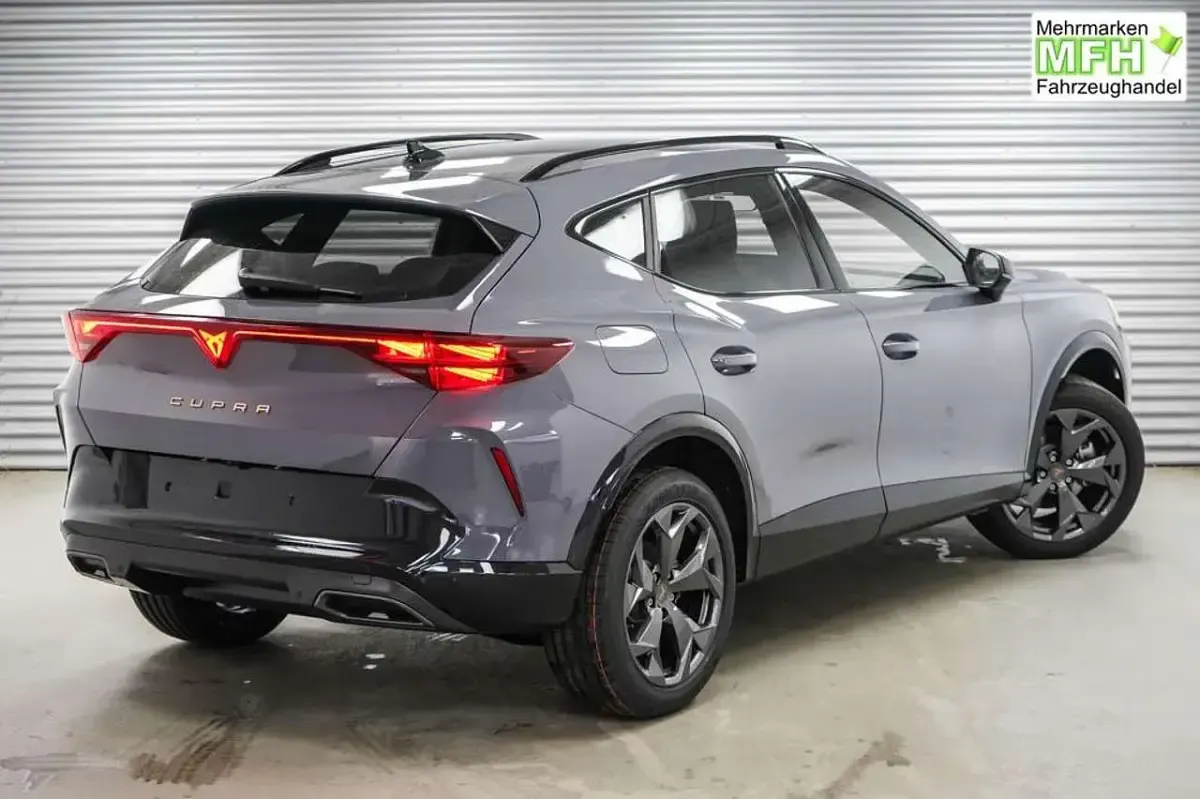 Nowe Cupra Formentor 150 KM (110 kW) 2025 Szary SUV