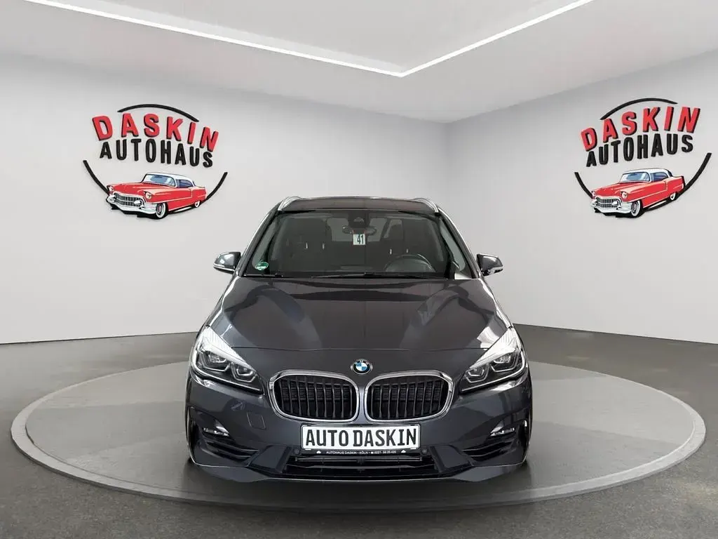 Gebraucht BMW 218 Active Tourer 140 PS (102 kW) 2019 Grau Van / Kleinbus