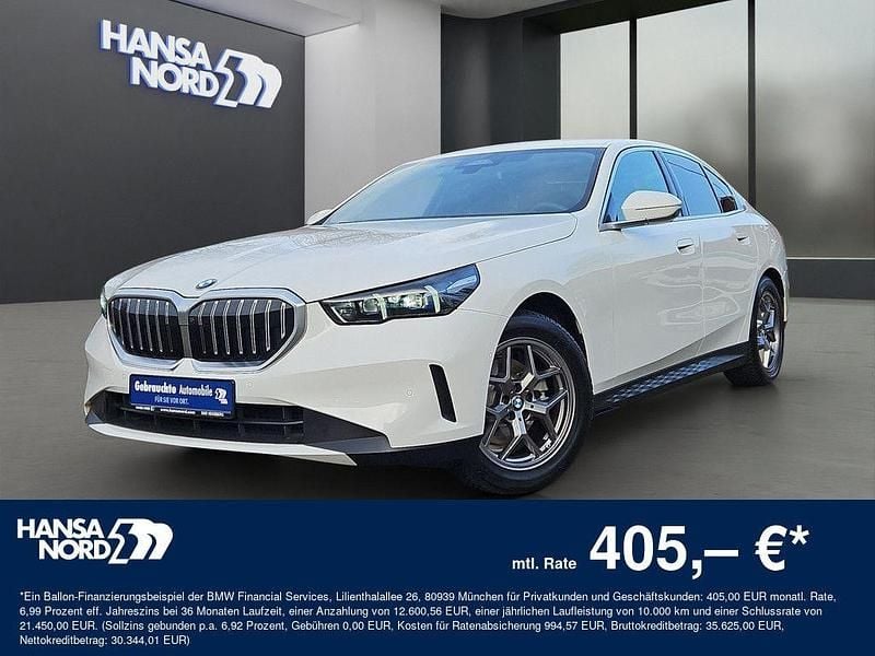 Weiß Gebraucht 2023 BMW 520 Sport Line Limousine | 41.950 € (Guter Preis) - Bild 1/4