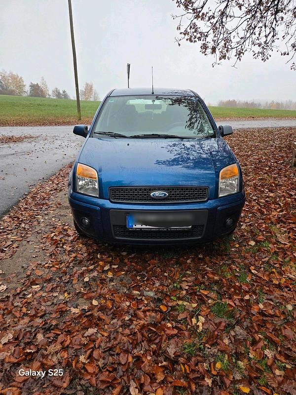 Blau Gebraucht 2010 Ford Fusion Kleinwagen | 2.100 € (Fairer Preis) - Bild 1/4