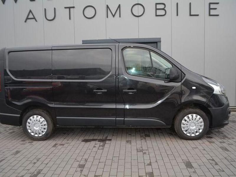 Gebraucht Renault Trafic Komfort 120 PS (88 kW) 2015 Schwarz Van / Kleinbus