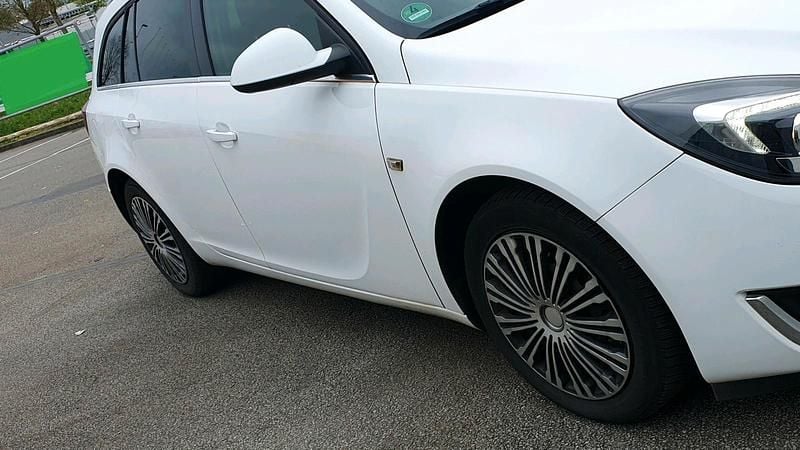 Weiß Gebraucht 2014 Opel Insignia Kombi | 5.190 € (Guter Preis) - Bild 1/4